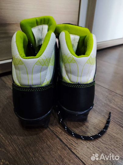 Лыжные ботинки размер 34