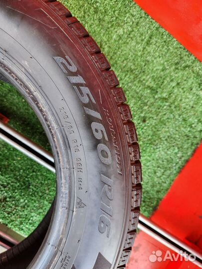 Pirelli Ice Zero FR 215/60 R16