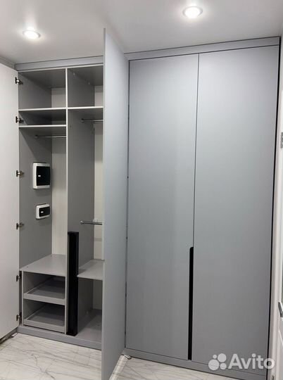 Шкаф распашной