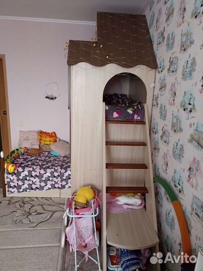 Двухъярусная кровать дом