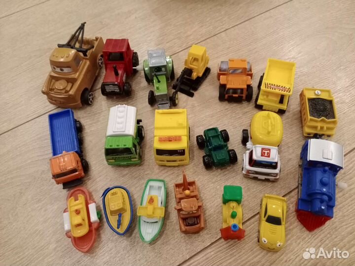 Много машинок