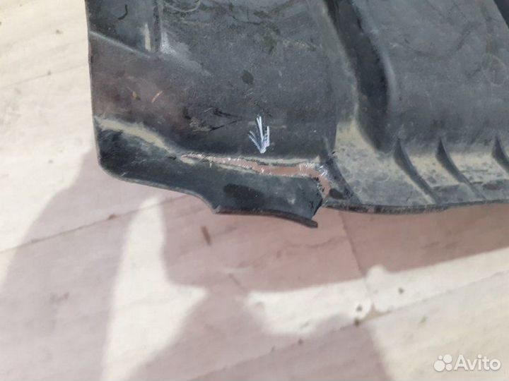 Пыльник переднего бампера Mercedes Benz W222