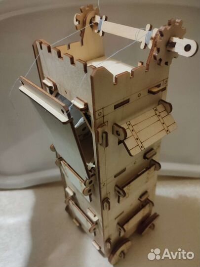 Часы конструктор ugears