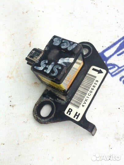 Датчик airbag передний правый Subaru Forester SF5