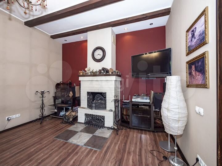 Дом 200 м² на участке 8,3 сот.