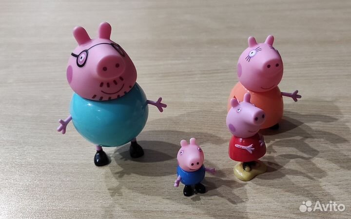 Игрушки - семья свинки Пеппы