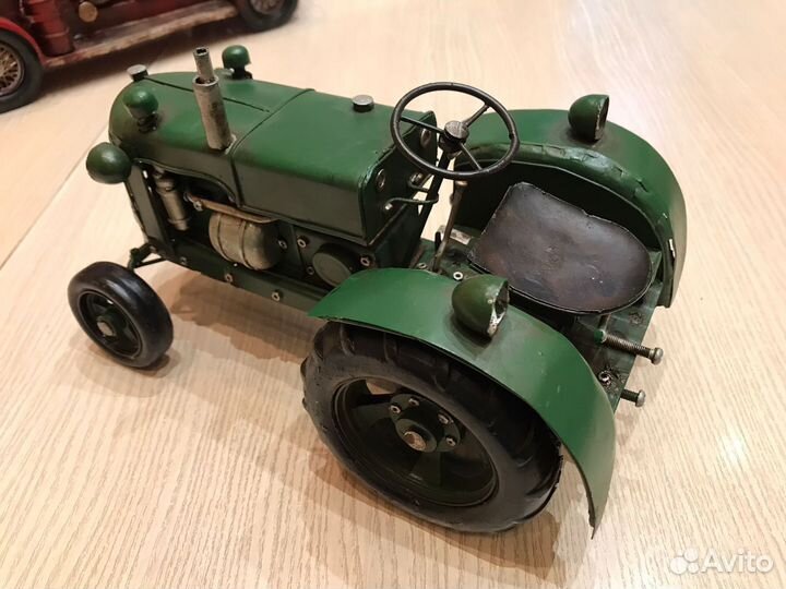 Модель трактора