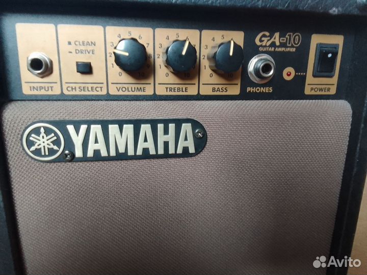 Комбоусилитель Yamaha GA 10