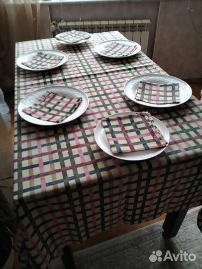 Новая скатерть прямоугольная и 6 салфеток(новые)