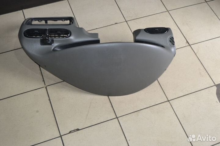 Центральная консоль Dodge Stratus 1