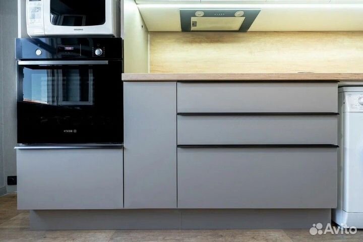 Кухонный гарнитур. Цена за всю кухню пвхhk 2377