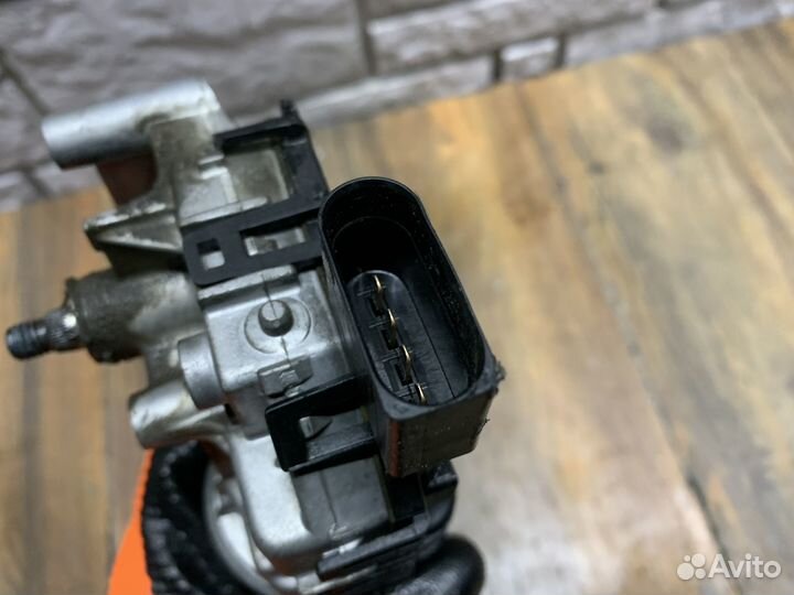 Volkswagen Jetta 6 Моторчик стеклоочистителя