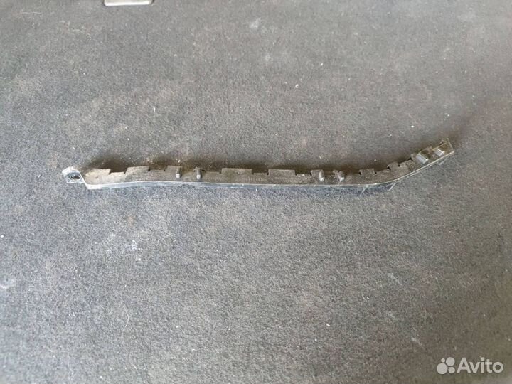 Крепление переднего бампера правое Mercedes-Benz