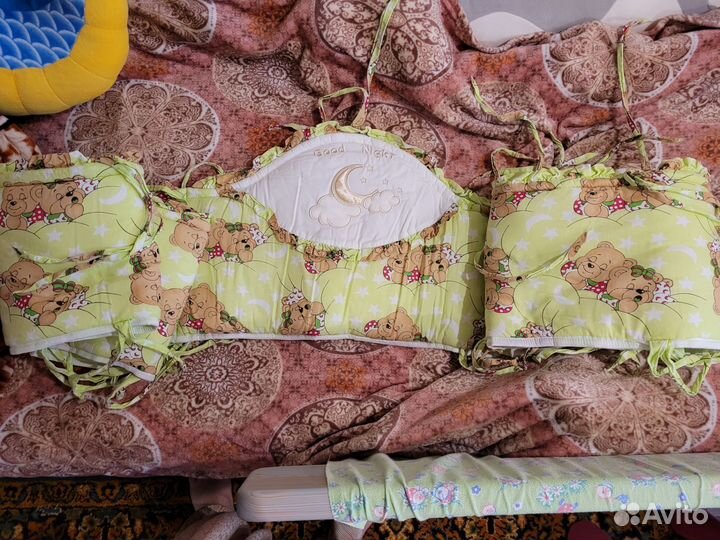 Детская кроватка с матрасом