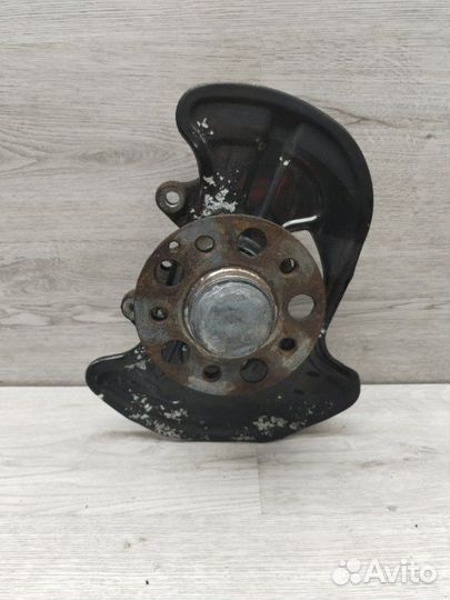 Поворотный кулак правый Mercedes C-Class W204