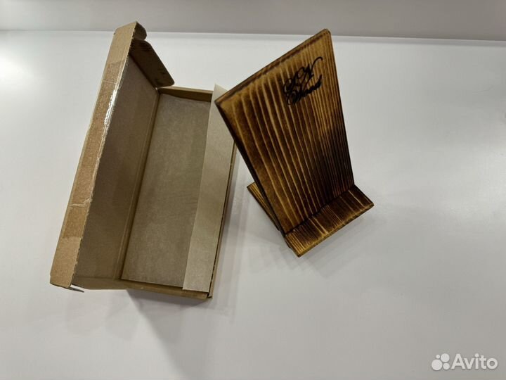 Подставка для телефона из дерева