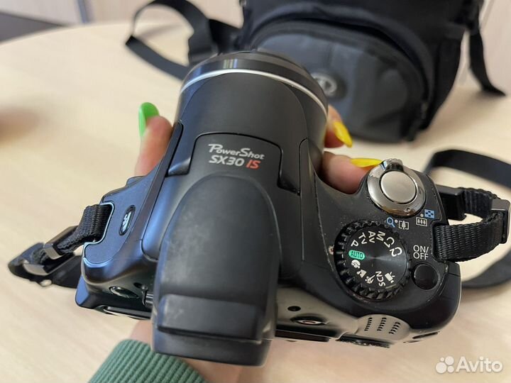 Фотоаппарат canon PC1560 7,4V со штативом