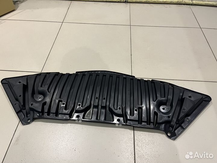 Пыльник бампера пластик Mercedes W204 новый