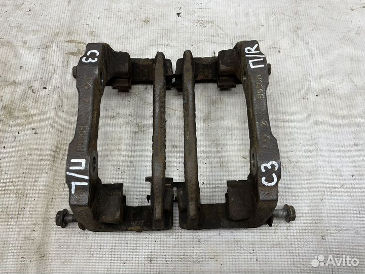 Суппорт передний L/R Citroen C3 Picasso 1.4