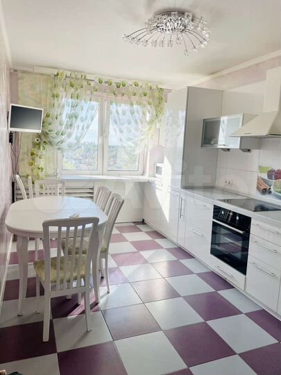 3-к. квартира, 81 м², 15/17 эт.