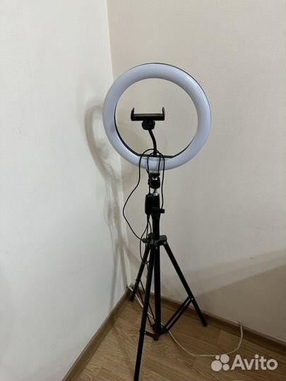 Штатив для телефона с лампой