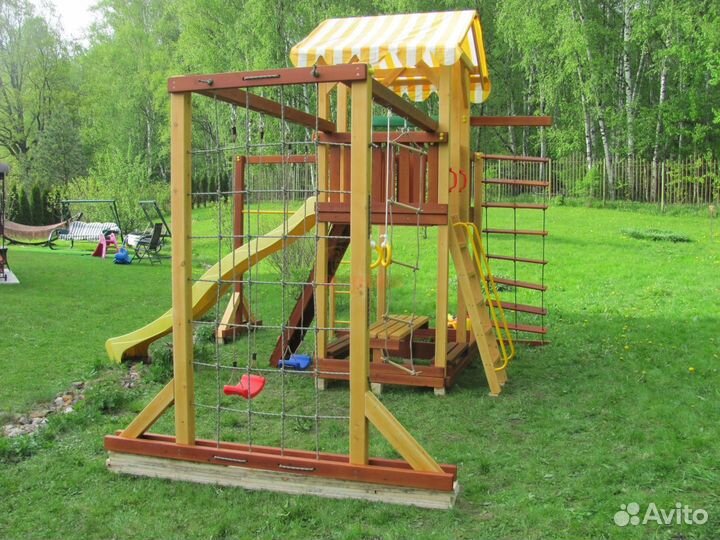 Детский уличный спортивный комплекс