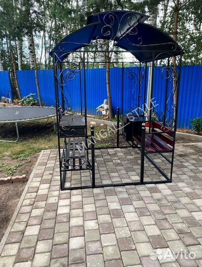 Мангал с крышей