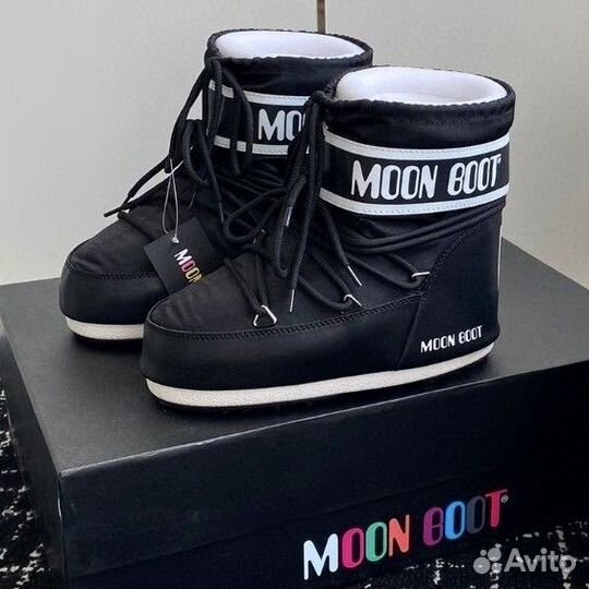 Луноходы Moon boot на руках