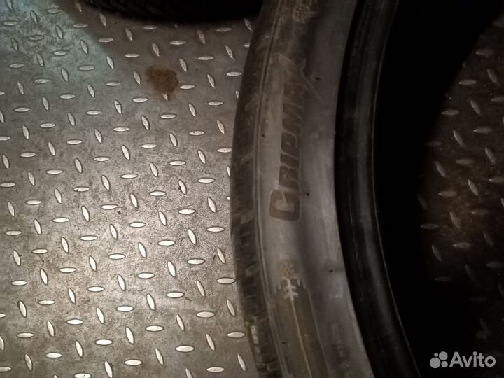 Gripmax Status Pro Winter 265/35 R22 102V