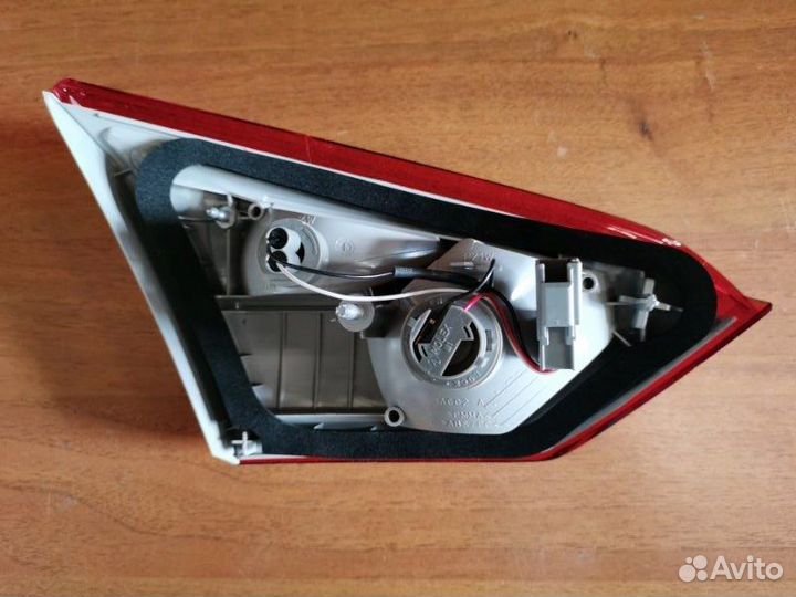 Фонарь внутренний задний правый Ford Focus Iii