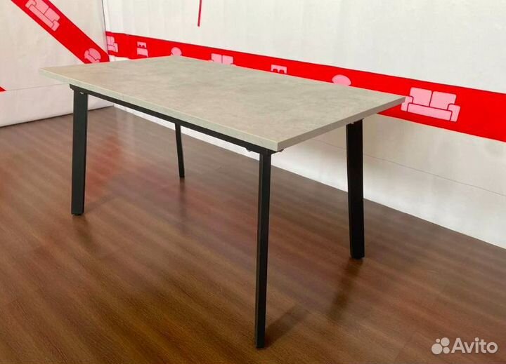 Кухонный стол