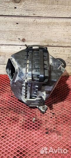 Корпус воздушного фильтра Mitsubishi Outlander