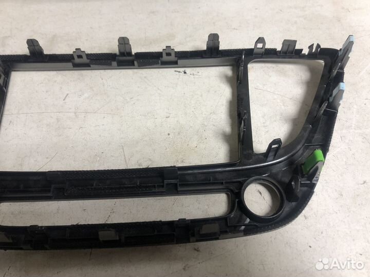 Рамка магнитолы Hyundai Solaris 2