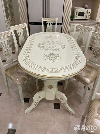 Столы и стулья с мрамором и без