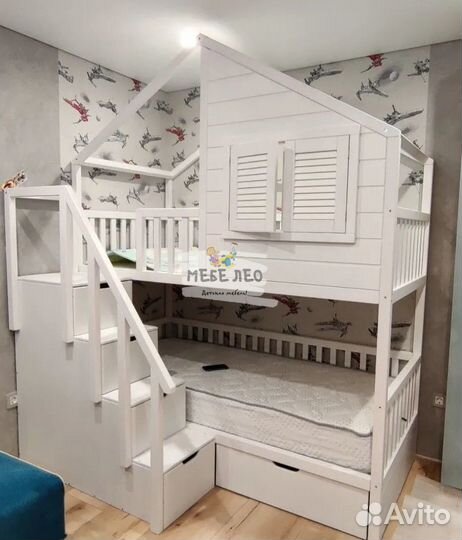 Двухъярусная кровать