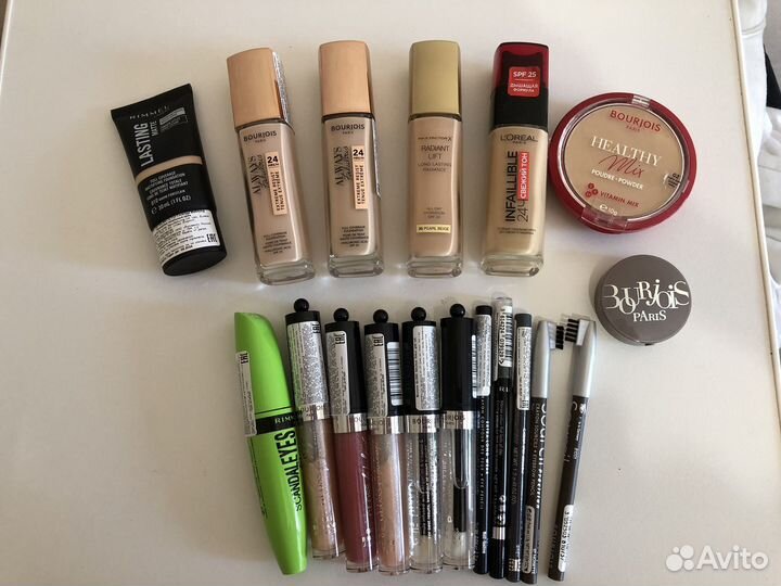 Пудра, тональный крем, румяна, помада bourjois