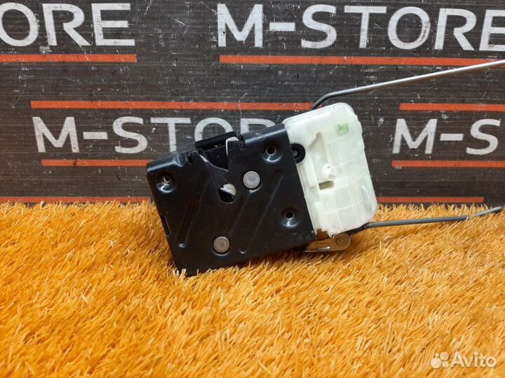 Замок двери передний правый Volvo Xc90 C95 B6324S5