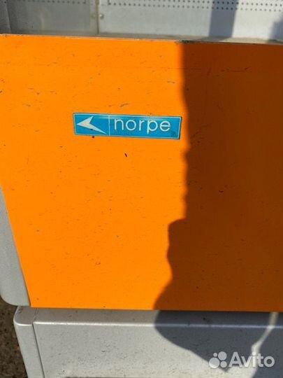 Холодильный шкаф витрина бу