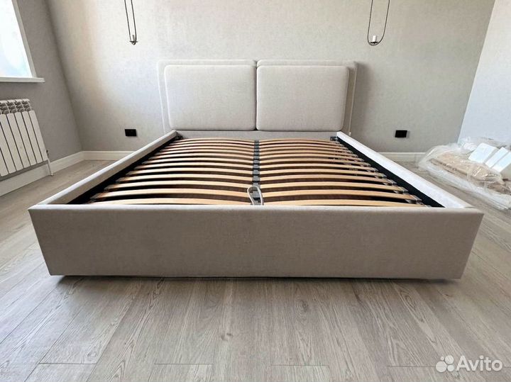 Кровать двухспальная с матрасом + доставка