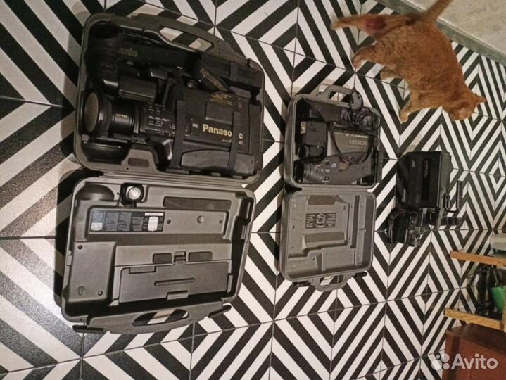 Видеокамера VHS JVC GF-500