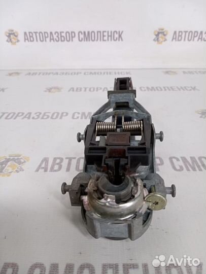 Ручка двери задней наружная правая Volkswagen Golf