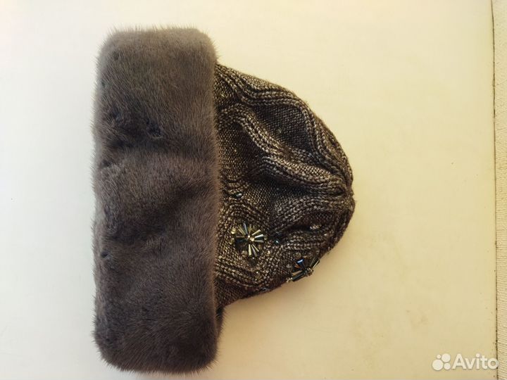 Новая шапка с оборкой из норки