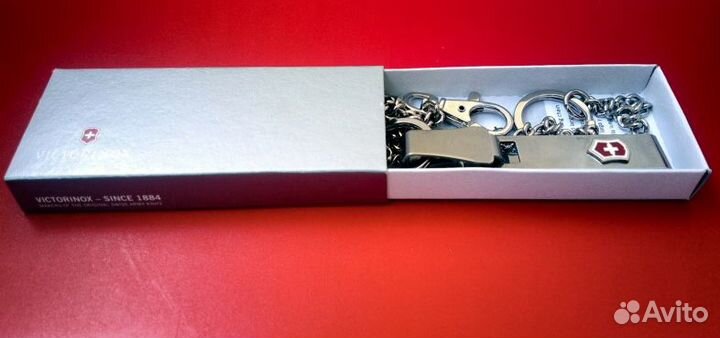 Подвеска на ремень Victorinox 4.1860 2 цепочки