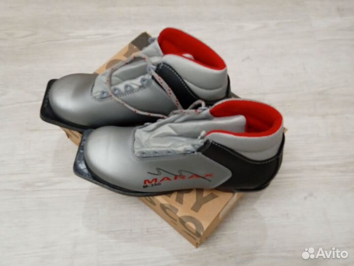 Лыжные ботинки классические