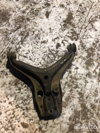 Рычаг передний Audi 80 B3