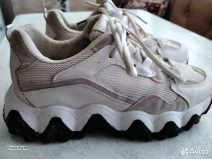 Брендовые кроссовки молодежные