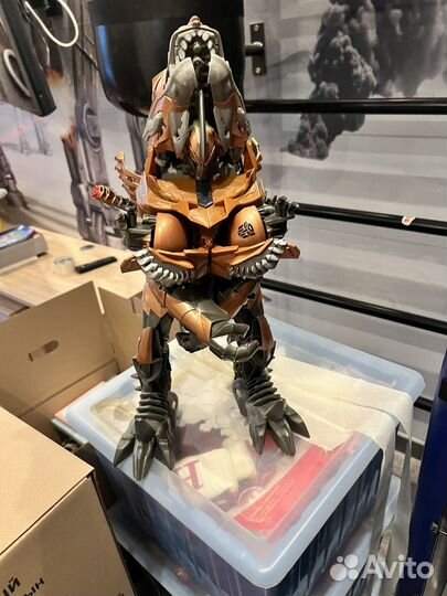 Динозавр Трансформер гримлок