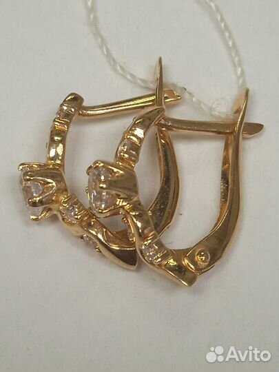 Серьги с синтетическим камнем Золото