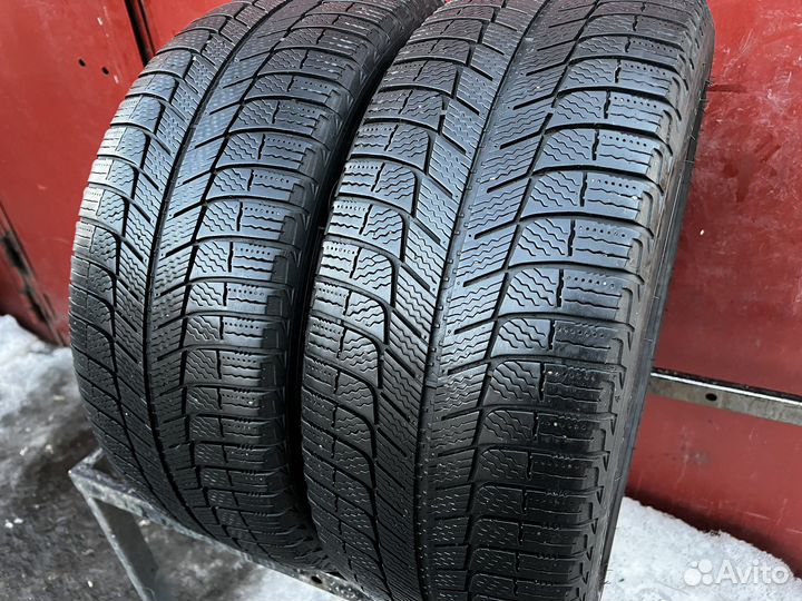 Michelin X-Ice XI3 235/45 R18 98H