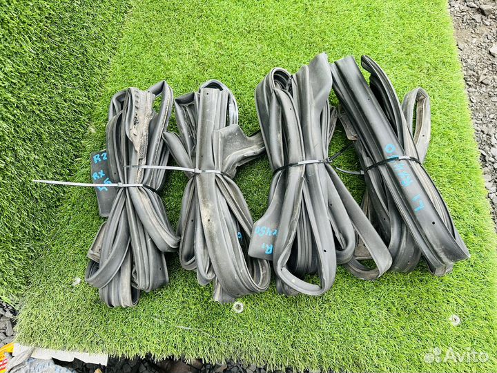 Резинка двери Lexus rx450 rx350 rx270